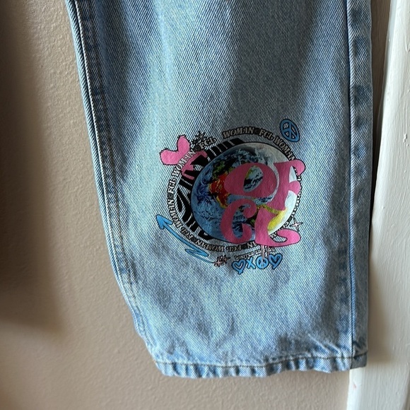 NWT BOOHOO Graffiti Print Ripped Knee Straight Leg Jeans - Picture 11 of 14